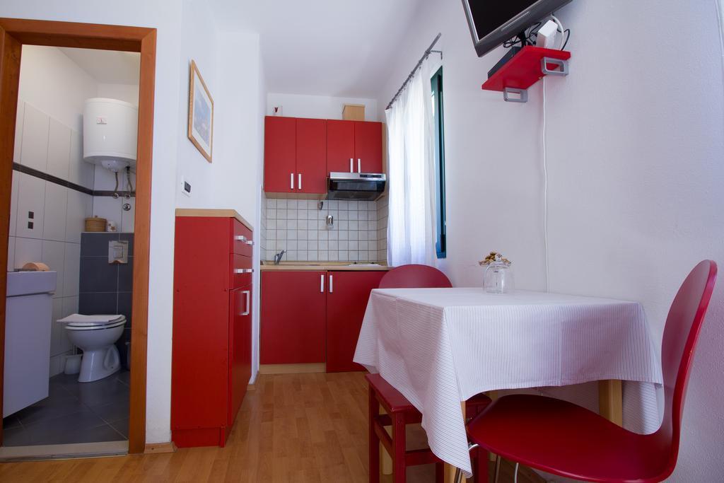 Apartments Petrinic Crnogaj Baška Buitenkant foto
