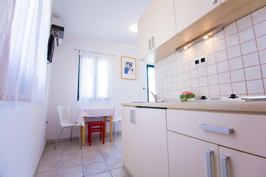 Apartments Petrinic Crnogaj Baška Buitenkant foto